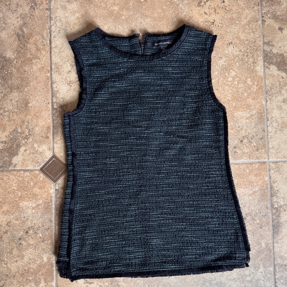 EUC Banana Republic Fitted Ribbed Sleeveless Tank Top